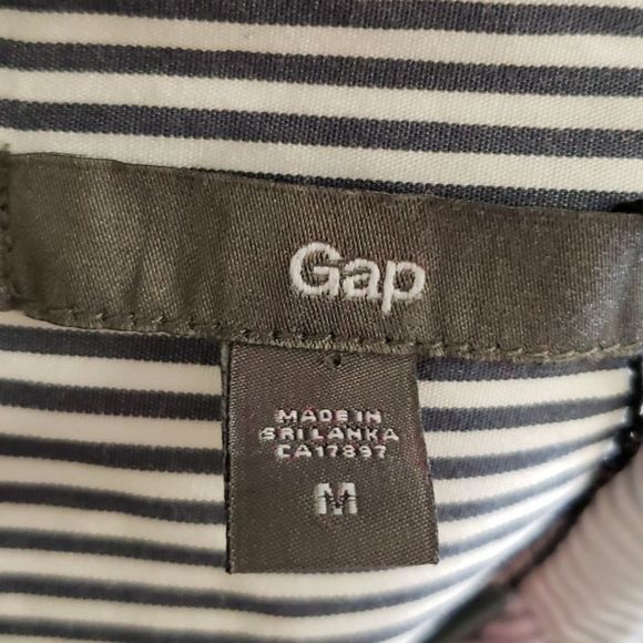NWOT 💟 Gap Striped Shirt Blouse Top - Picture 8 of 9